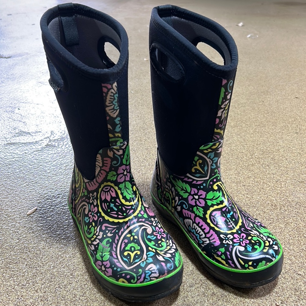 Girls Bog snow boots size 3
